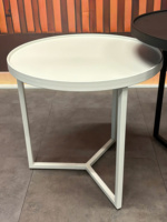 Ensemble de 2 tables basses modernes en métal, tables d'appoint rondes noires et blanches