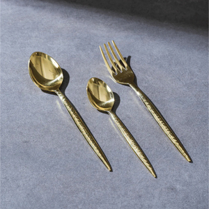 Ensemble de couverts en laiton doré martelé artisanal, style vintage élégant, plaqué or, ustensiles de table pour la maison et les restaurants - Product Image 1