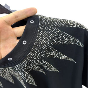 Nouveau T-shirt de luxe pour homme, orné de strass effet soleil, noir, brillant, à manches courtes, style streetwear, idéal pour les soirées - Product Image 5
