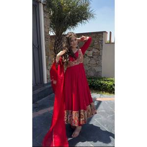 Pent และ dupatta ที่สวยงามสำหรับเครื่องประดับชุดปาร์ตี้สไตล์ชาติพันธุ์วิทยา - Product Image 3