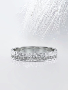 แหวนแต่งงานเพชรแล็บโกรว์สีเหลืองทองแบบตอกลาย - Product Image 3