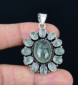 Pendentif fleur en labradorite naturelle, breloque florale pour collier, bijoux pour femmes - Product Image 1