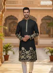 Conjunto de Kurta y Pijama de Seda Bordada de Primera Calidad para Hombre con Detalles en Lámina Dorada – Ropa Étnica para Bodas Reales - Product Image 4