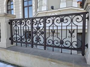 Rampe de balcon en fer forgé, balustrade métallique ornementale sur mesure, garde-corps de sécurité extérieur pour projets de villas de luxe - Product Image 2