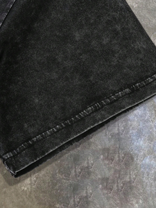 ชุดเซ็ตเสื้อยืดและกางเกงขาสั้นผ้าโพลีเอสเตอร์/คอตตอน ล้างสีแบบแอซิดวอช พิมพ์ลายโลโก้ด้านหน้าตามสั่งสำหรับผู้ชาย ชุดลำลองฤดูร้อนแบบสองชิ้น ยูนิเซ็กส์ - Product Image 4