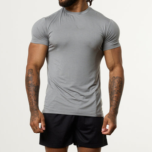 Camiseta de Manga Corta para Hombre, Corte Ajustado, Color Gris, Tejido Jersey de Secado Rápido, Cuello Redondo, Color Sólido, Estilo Casual - Product Image 3