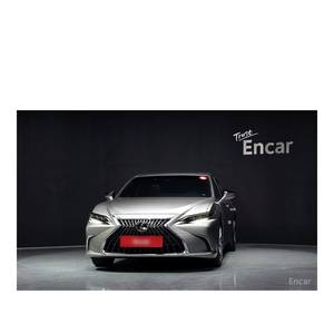 Lexus ES Executive 2024 avec volant à gauche, sièges en cuir, caméra de recul, seulement 29 977 km parcourus - Product Image 3