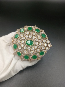 Collar con Colgante de Flor Chapado en Oro, Piedras Dobles Verdes Corte Esmeralda con Engaste Pavé, Clásico para Mujer, Lujo para Aniversario y Boda - Product Image 6