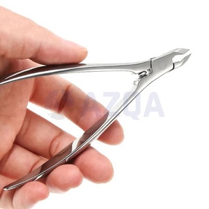 Coupe-cuticules et coupe-ongles professionnels en acier inoxydable avec mâchoires de précision affûtées et poignée à ressort pour manucure et pédicure - Product Image 4