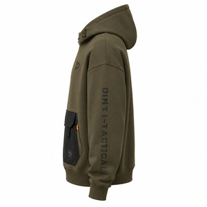 เสื้อฮู้ดสีเขียวมะกอกสำหรับผู้ชาย ยี่ห้อ Dirt Tactical พร้อมกระเป๋าหน้าและลายพิมพ์โลโก้ ทรงปกติ สวมใส่สบาย - Product Image 3