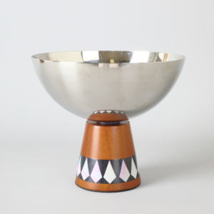 Frutero Moderno de Acero Inoxidable con Base Decorativa de Madera en Forma de Cono, Centro de Mesa para Frutas y Dulces - Product Image 1