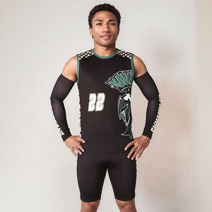 Ensemble de maillots et shorts de football 7 sur 7 personnalisés avec logo d'équipe imprimé par sublimation - Product Image 2