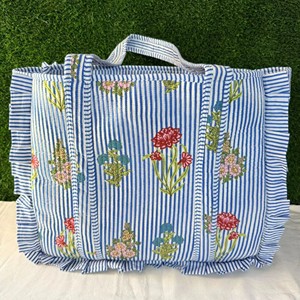 Bolso tote acolchado de algodón con volantes, bolso tote de hombro elegante para mujer, bolso tote personalizado con nombre de novia, bolso tote floral bohemio - Product Image 1