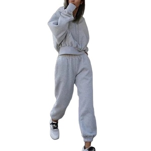 2025 personnalisé femmes épais polaire Chenille Patch à capuche survêtement survêtement solide motif hiver pull avec broderie Chenille - Product Image 5