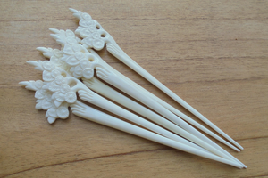 ปิ่นปักผมแกะสลักจากกระดูกแบบออร์แกนิก |   กิ๊บติดผมแบบดั้งเดิม - Product Image 6