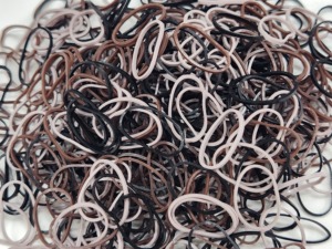 Bandes élastiques pour cheveux en TPU, fabriquées en Corée, unisexes, personnalisées OEM ODM, dans une bouteille en plastique, non toxiques, élastiques, certifiées OEKO-TEX - Product Image 3