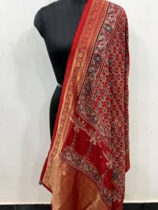 Burgundy Crinkled Silk Dupatta with Gold Border Elegant Traditional Indian Pakistani Women <b>Wedding</b> Party Diwali Wear - Product Image 5