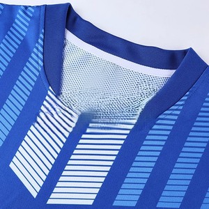 Uniforme de fútbol para hombre hecho a medida, antiarrugas, de alta calidad, ligero, de manga corta, con personalización completa. - Product Image 2