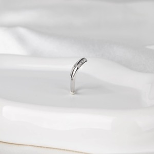 Anillo Chevron de Oro Blanco de 14K con Diamante Cultivado en Laboratorio, Banda Apilable en Forma de V, Anillo de Boda Delicado con Corte Redondo, Joyería Fina Minimalista - Product Image 5