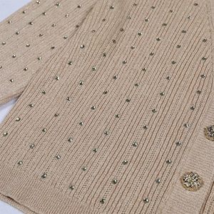 Cardigan classique respirant à col en V et boutons perlés pour homme, pull en maille à motif losanges pour un look intemporel à la mode européenne - Product Image 3