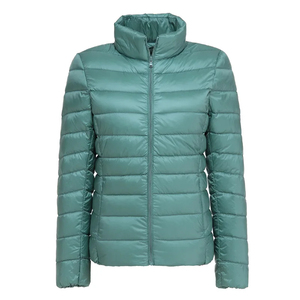 Veste pour femme OEM personnalisée, logo personnalisé, veste chaude chauffante pour l'extérieur, manteau matelassé en duvet tendance pour femme - Product Image 2