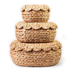 Organisateur de vêtements en jacinthe d'eau tressée à la main, panier de rangement moderne brodé, fait main au Vietnam, HNH Craft - Product Image 5
