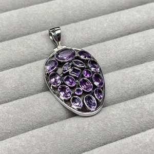 NIKHIL GEMS Pendentif Charme Statement en Améthyste Fait Main, Argent Sterling 925, Collier Vintage Élégant avec Pierre Précieuse, Certifié par un tiers - Product Image 1