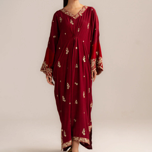 Elegante Vestido Maxi Rojo de Gasa con Bordado Dorado, Cuello en V, Manga Farol, Corte A y Estilo Imperio para Otoño - Product Image 1