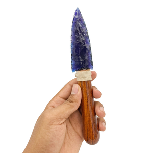 Cuchillo de cristal con mango de obsidiana azul oscuro de alta calidad, hoja tallada a mano con punta de flecha, decoración espiritual, mágica y metafísica, venta al por mayor. - Product Image 2