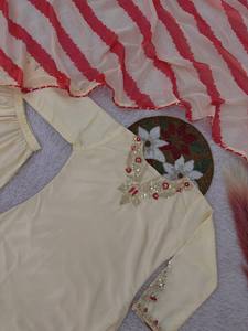 Ensemble Kurta Sharara brodé crème de créateur avec dupatta |   Costume ethnique élégant et festif pour femmes |   Vêtements de mariage et de fête - Product Image 6