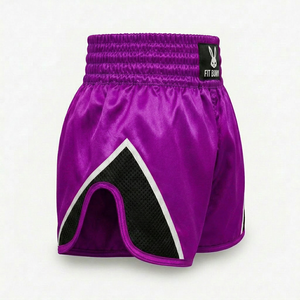 Shorts de boxe Muay Thai de haute qualité, conçus avec un tissu à séchage rapide, une taille élastique et une coupe athlétique pour des performances optimales. - Product Image 3