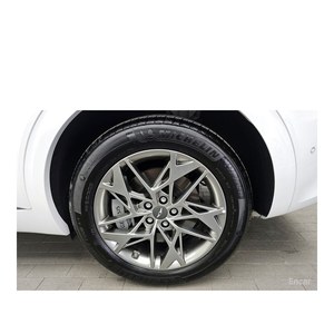 Genesis GV70 2.5T 2024, Gasolina, 2WD, con Caja de Cambios Automática, Asientos de Cuero, Cámara Trasera, 29,170 km, Volante a la Izquierda - Product Image 5