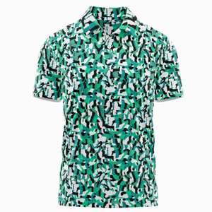 Camiseta de Hombre con Logotipo Personalizado, Tejida en Poliéster Sólido de 220 Gramos, Transpirable, para Golf, Casual, Manga Corta, Venta al Por Mayor - Product Image 5