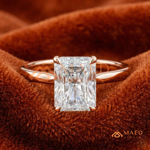แหวนหมั้นเพชรทรงเรเดียนท์คัท แบบคลาสสิก วงเรียบ – แหวนหมั้นทองคำขาว 14K เครื่องประดับชั้นดี - Product Image 1