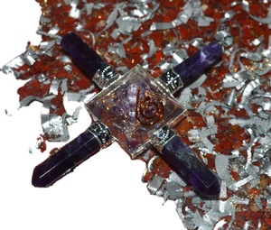 Generador de energía de pirámides de amatista, generadores de energía de pirámide de cristal de cuarzo para meditación curativa, generador de energía de piedras preciosas - Product Image 1