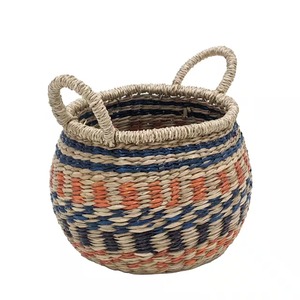 Panier rond multicolore en jonc de mer, fait main, pour rangement, vente en gros, écologique, fabriqué au Vietnam - Product Image 4