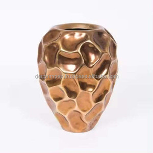 Vase à fleurs moderne en métal artisanal avec finition dorée, vase de table écologique pour la décoration de mariage et de la maison - Product Image 2