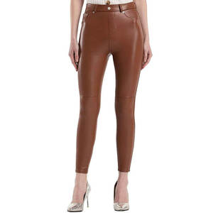 Pantalones de cuero para mujer, cómodos y modernos, hechos con un nuevo material elegante, a la venta. - Product Image 1