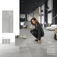 Dalles de sol et de mur en porcelaine Vistaar effet marbre 600x1200mm 12mm d'épaisseur antidérapantes pour piscine