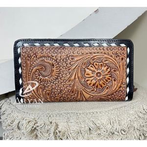 Expo de Marzo 2026: Cartera de cuero de vaca occidental hecha a mano con detalles florales y aspecto elegante, perfecta para fiestas y como tarjetero. - Product Image 1