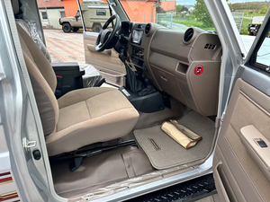โตโยต้า แลนด์ ครุยเซอร์ GRJ71 VX LIM รุ่นปรับโฉมปี 2025 รถ SUV ใหม่ ขับเคลื่อน 4 ล้อ เครื่องยนต์เบนซิน เกียร์ธรรมดา รถออฟโรดสุดหรู สำหรับส่งออก - Product Image 3