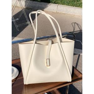 Black Color Real Animal Hide Genuine Leather Handbags Ladies Shopping Bags Lightweight Classic Style Daily Use - Product Image 5
