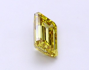 Diamant jaune taille émeraude de 1,02 carat, couleur intense fantaisie, clarté VS1, diamant CVD non monté, non serti, pour usage exclusif. - Product Image 4