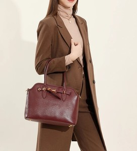 Sac à bandoulière simple en cuir véritable de haute qualité pour femme, vente en gros, sacs à main en cuir de vachette personnalisables avec logo, couleurs OEM, sacs bandoulière - Product Image 2
