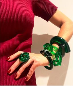 Brazaletes de Resina Hechos a Mano con Impresión Digital, Teñido Liso, Accesorios de Moda Premium Hechos a Mano para Mujer, Marca TCE, Modelo Tce00 - Product Image 1