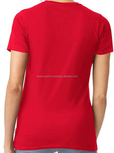 Camiseta de mezclilla de manga corta para mujer con estampado gráfico personalizado de patrón navideño, estilo casual urbano, de algodón, venta al por mayor. - Product Image 3