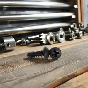 Tornillo PDC Modelo 11 con Cabeza Plana Phillips, Punta de Broca, Arandela, Recubrimiento Negro, Acero al Carbono, Rosca Estándar DIN/ISO Clase 4.8/6.8 - Product Image 1