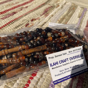 Tasbih Misbaha de 33 cuentas de cuerno de búfalo pulido, rústico, islámico moderno, ecológico y religioso de ILAHI, de Uttar Pradesh - Product Image 1