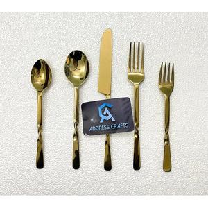 Ensemble de 5 couverts de luxe (couteau, cuillère, fourchette) avec manche torsadé, finition miroir, acier inoxydable plaqué or PVD, design moderne - Product Image 1