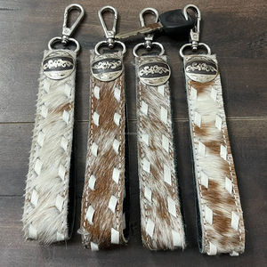 Porte-clés en cuir de vache véritable en gros pour femmes, porte-clés élégant en cuir de vache avec poils, porte-clés rustique occidental - Product Image 4